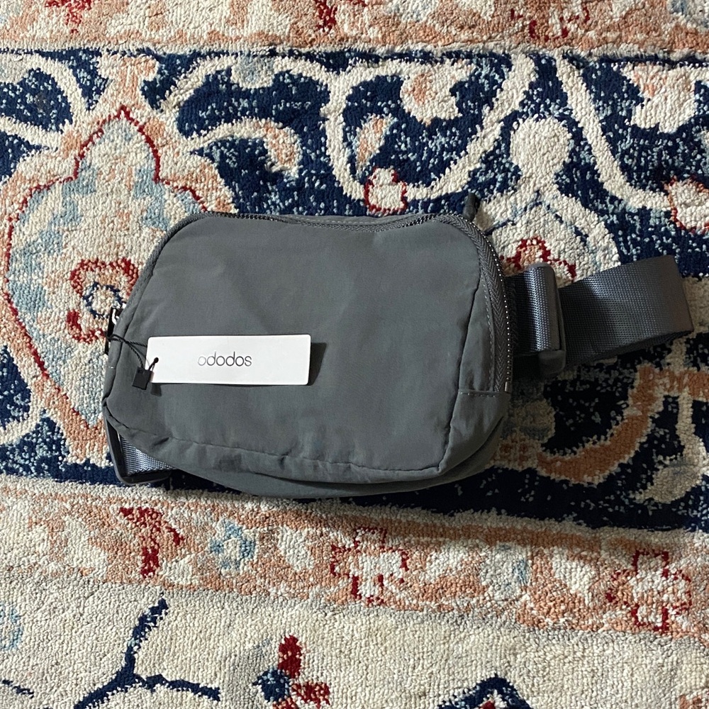 ODODOS Nylon Crossbody Belt Bag – Gray & Burgundy – New With Tags